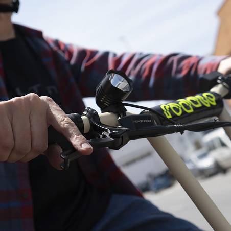 Luz del. Eltin al manillar - Bat. IonLitio 4400mAh (16h) - LED CREE 1200 lumens