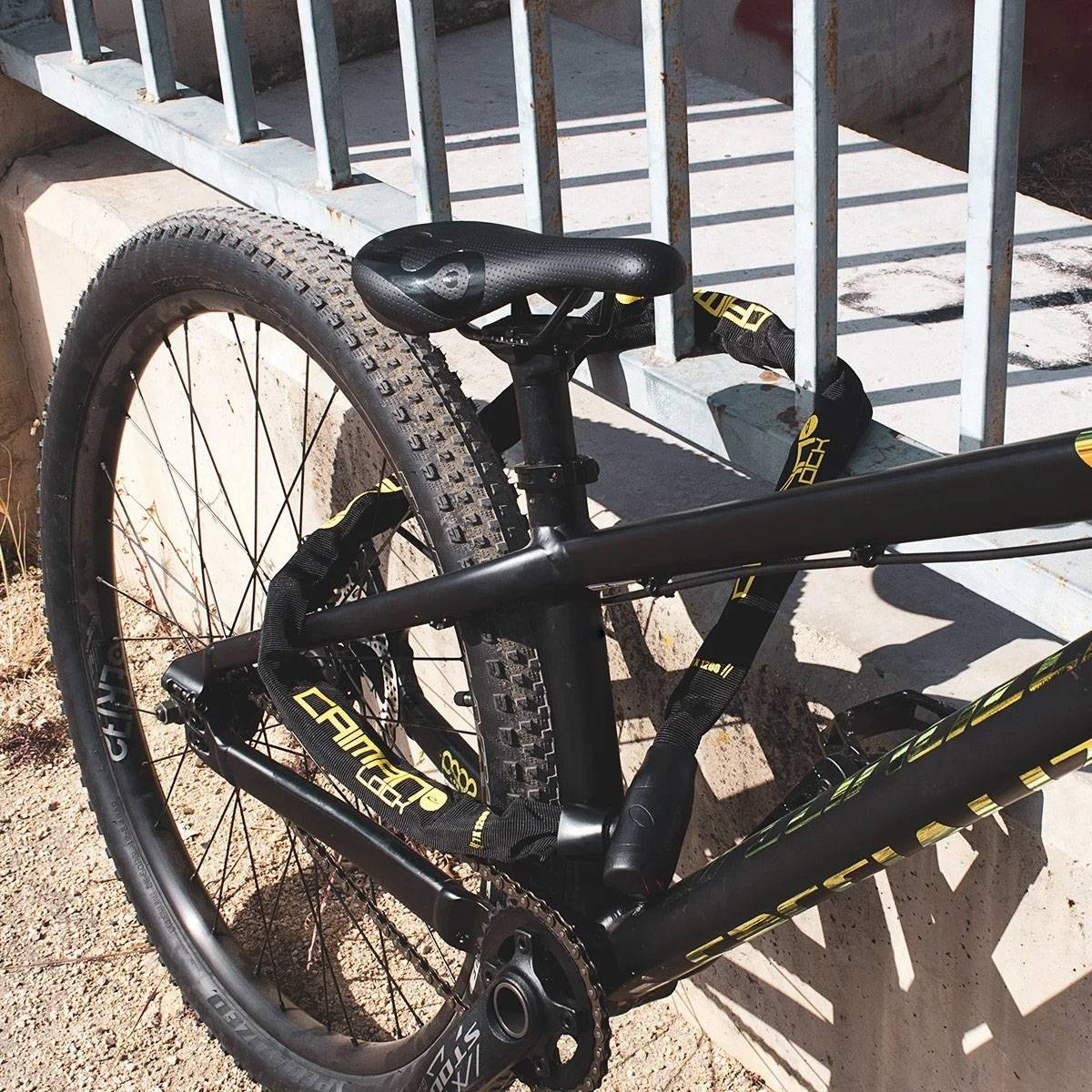 Candado cadena Eltin con funda nylon y...